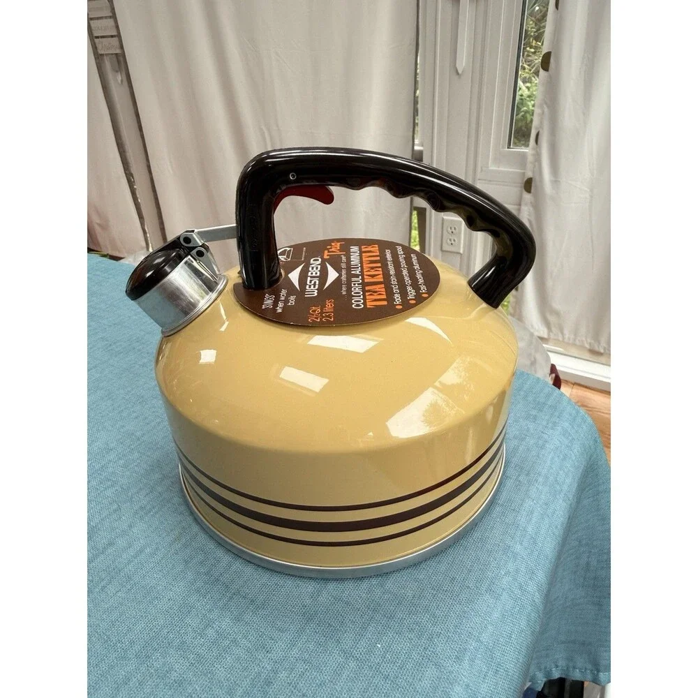 West Bend Triq Harvest Gold 2 1/2 Qt Whistling Aluminum Tea Kettle New NIB 1834